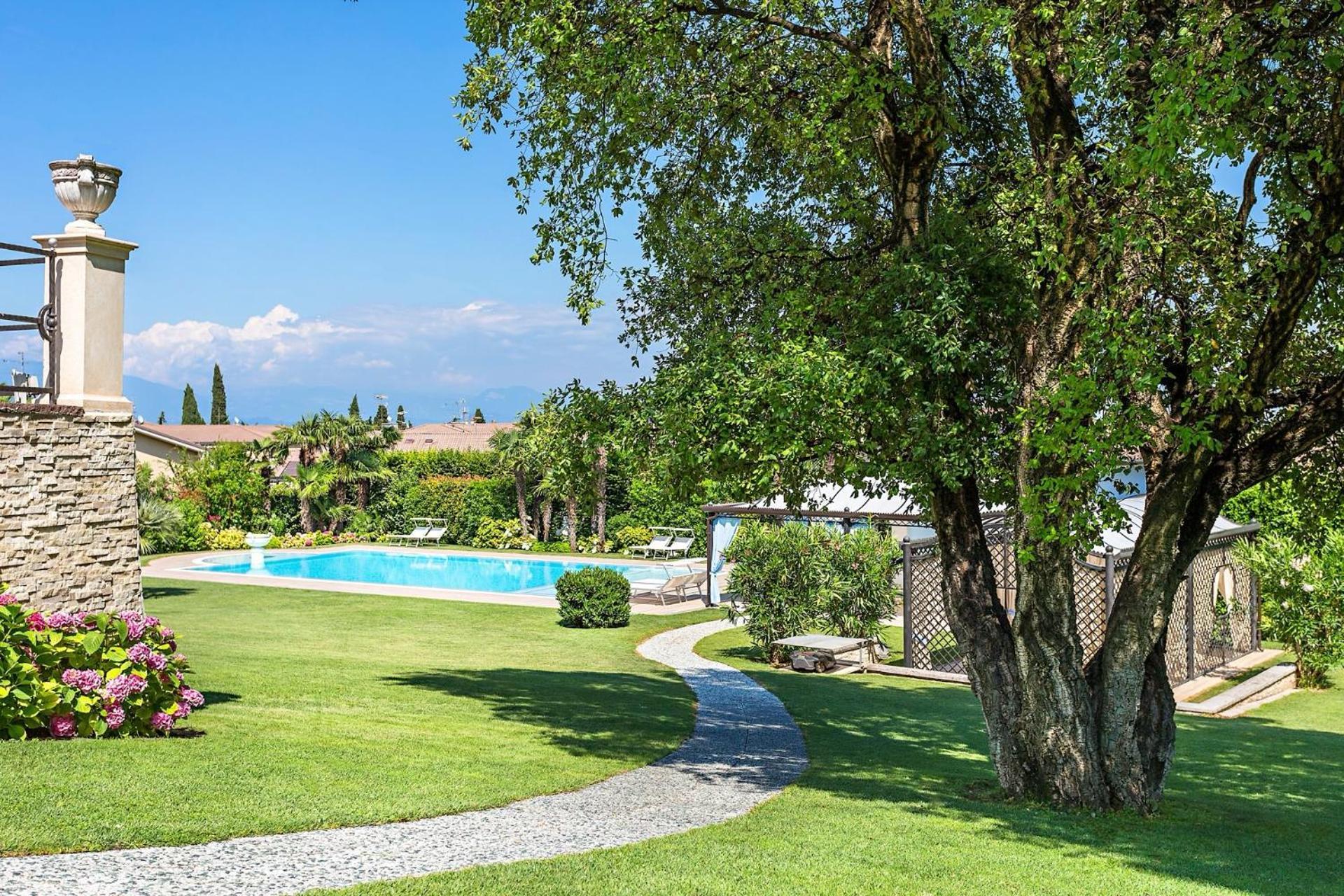 Villa Angela - Italian Homing ديسينسانو ديل غاردا المظهر الخارجي الصورة